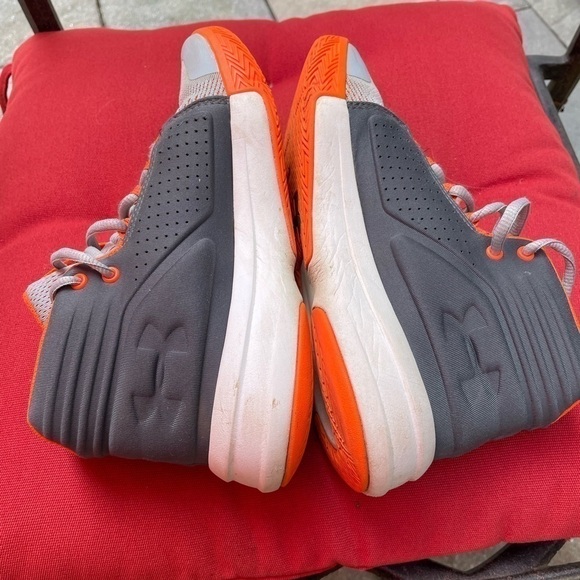 Under Armour Youth Basketball Sneakers. - Picture 1 of 13